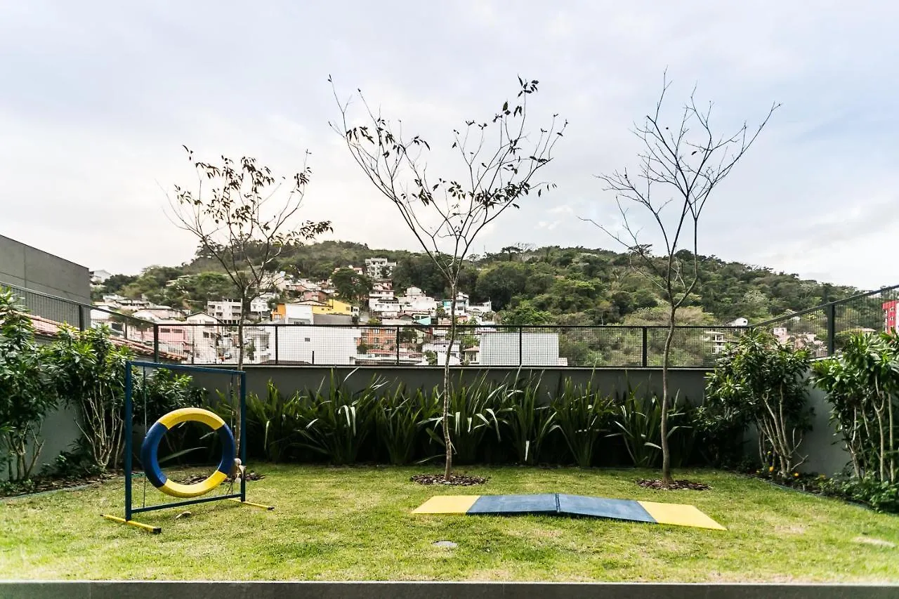 Vista mar, confortável e aconchegante em condomínio com infraestrutura de clube CA25 Florianópolis Brasil