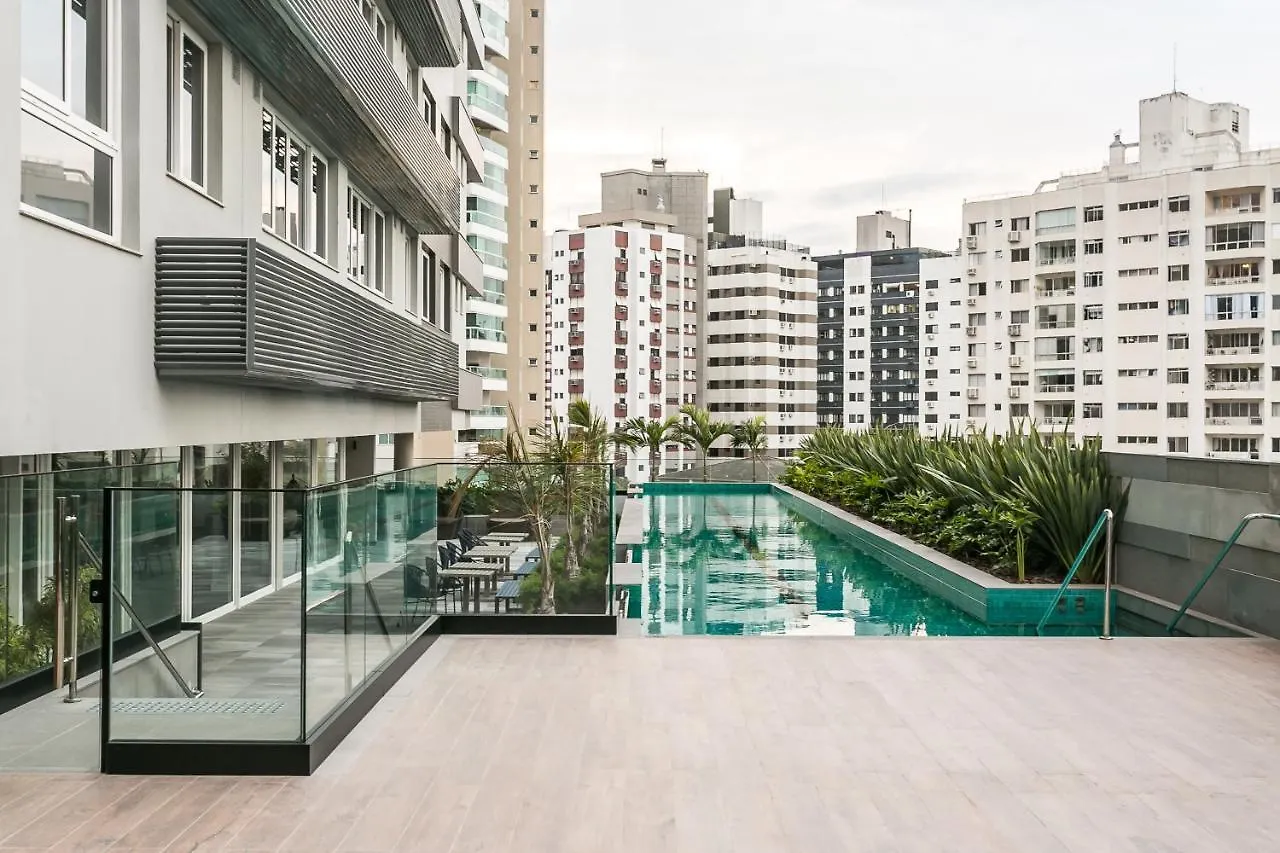 Vista mar, confortável e aconchegante em condomínio com infraestrutura de clube CA25 Florianópolis