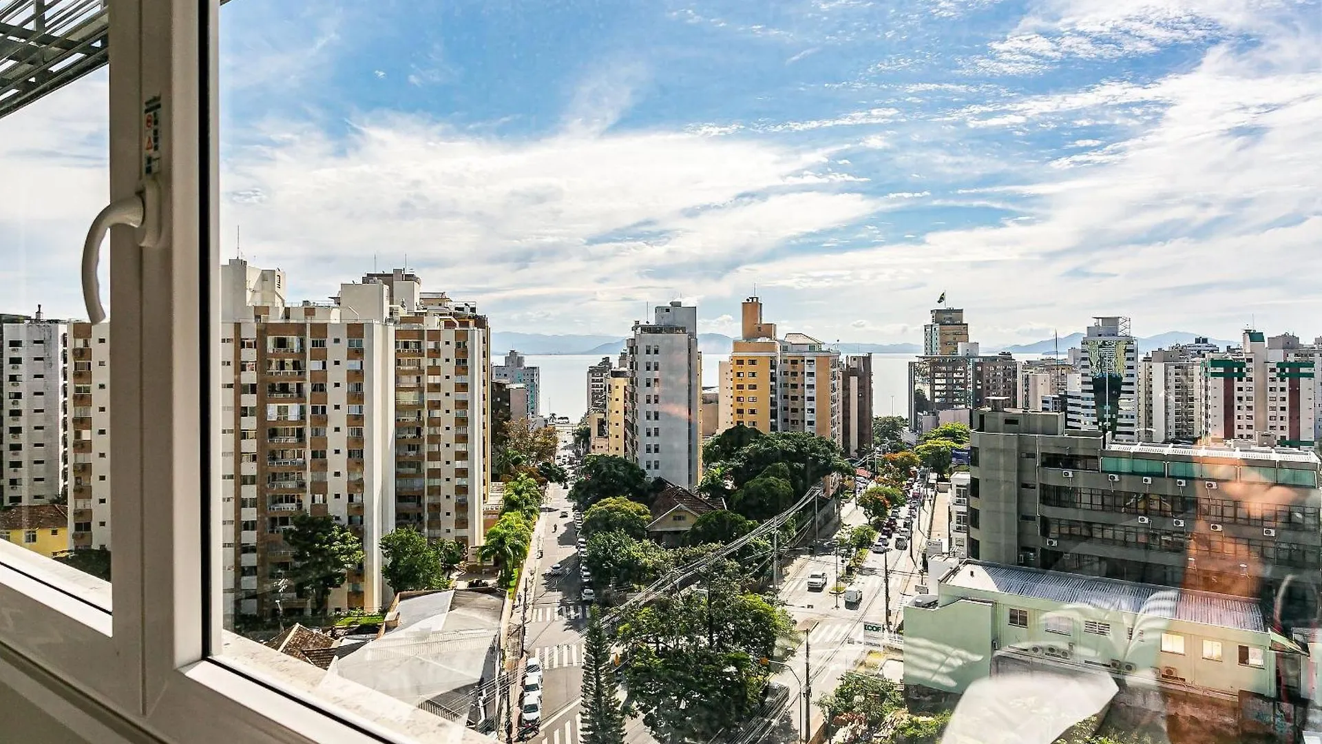 Wi-Fi 200Mb | Foodhall | 450M Do Shopping #Ca25 Florianópolis